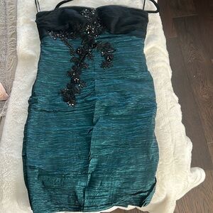 Onyx Nite strapless dress